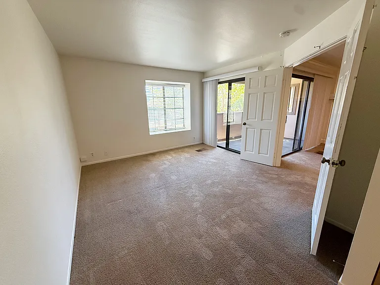 8880 Villa La Jolla Dr #214 — Photo 13