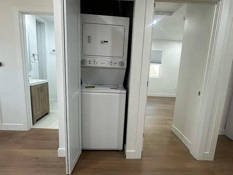 2253 E Oshkosh Ave #B — Photo 17