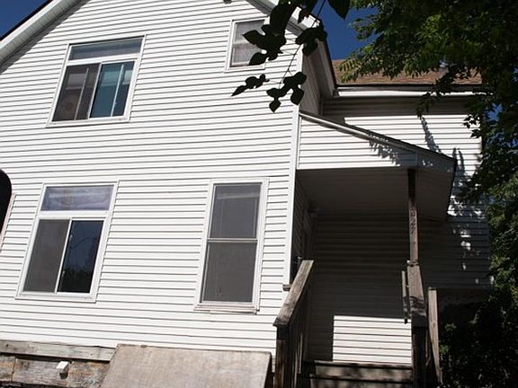 2nd image of 825-27 15th Ave SE