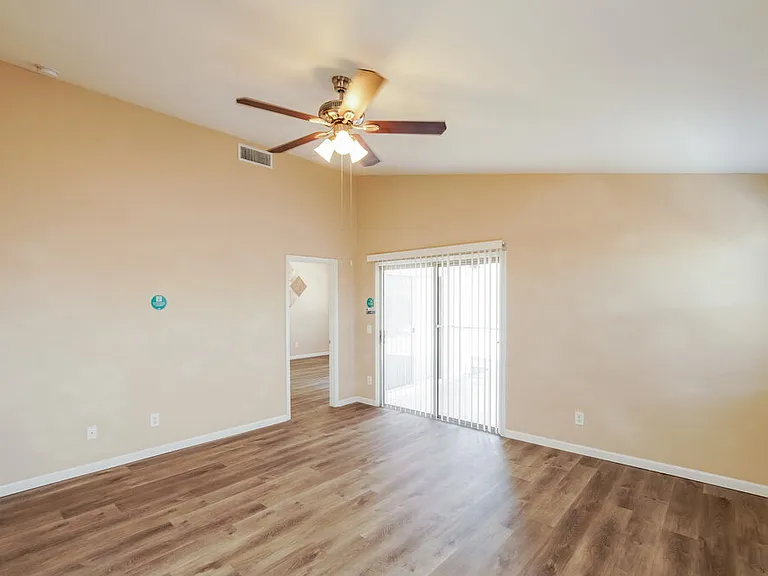 25670 W Saint Kateri Ct — Photo 4