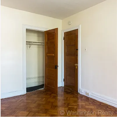 Bedroom, photo 1