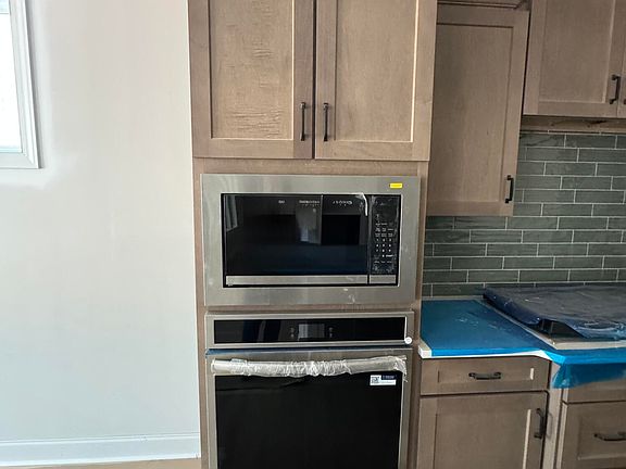 5th image of 134 W Victoria Ridge Dr #22