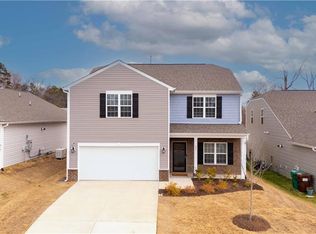 821 Sage Hill Dr, Jamestown, NC 27282