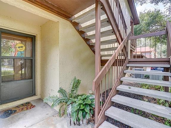 2nd image of 640 Yorkshire Ct APT A