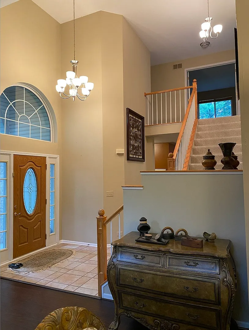 4 bed, 2922 sqft, $3,700 — Photo 3