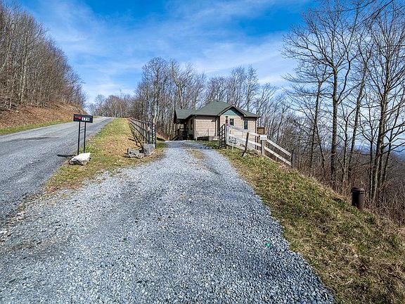 5th image of 178 Holiday Ln