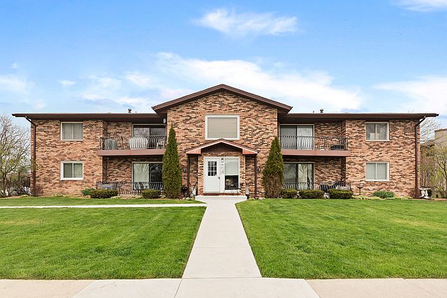 1st image of 344 Sheridan Dr APT 2D