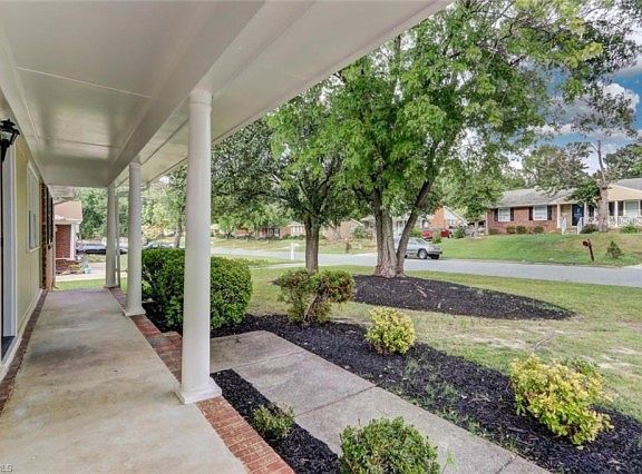 4th image of 4210 Sacramento Dr