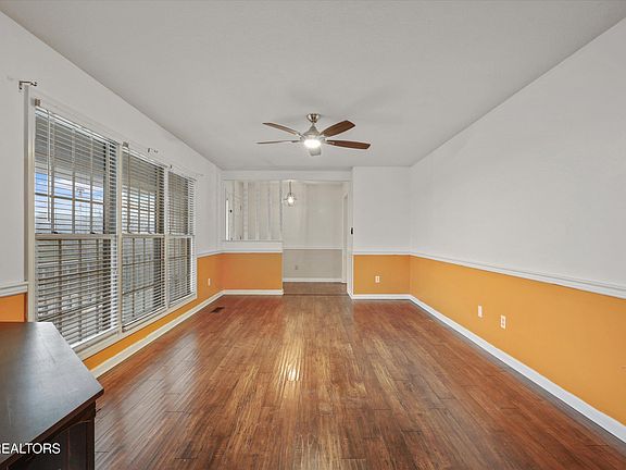 4th image of 729 Clydesdale Ave