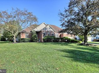 569 Magnolia Dr, Lititz, PA 17543