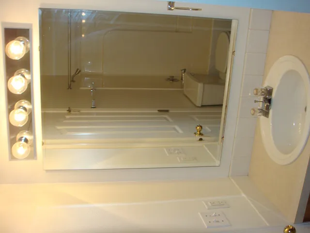 2242 S Stephen Ave — Photo 14