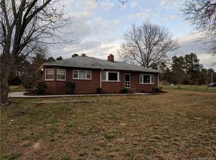 8454 Dog Leg Rd, Sherrills Ford, NC 28673