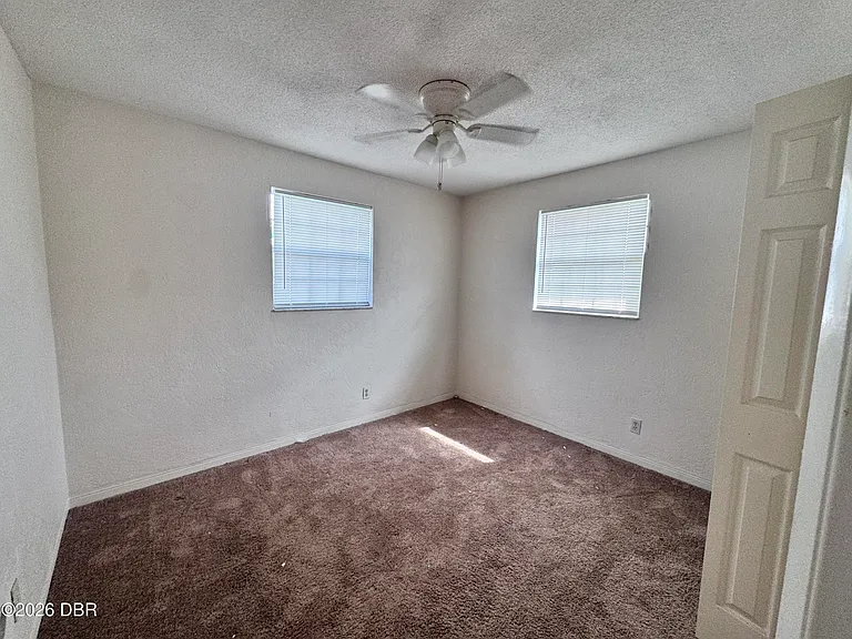 2405 Kenilworth Ave — Photo 9