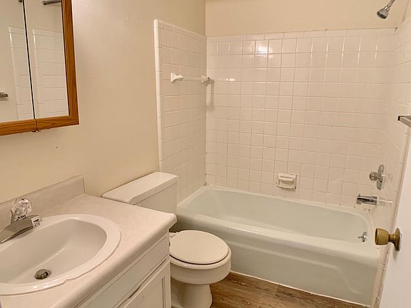 4th image of 2702 Narraganset Dr