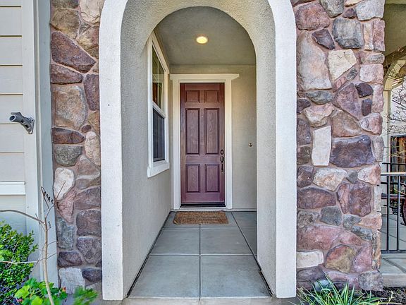 4th image of 2678 Holland Way