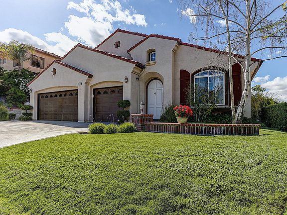 4th image of 25111 Southwind Ct