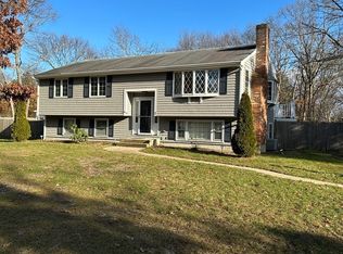 2 Gable Ln, Plymouth, MA 02360