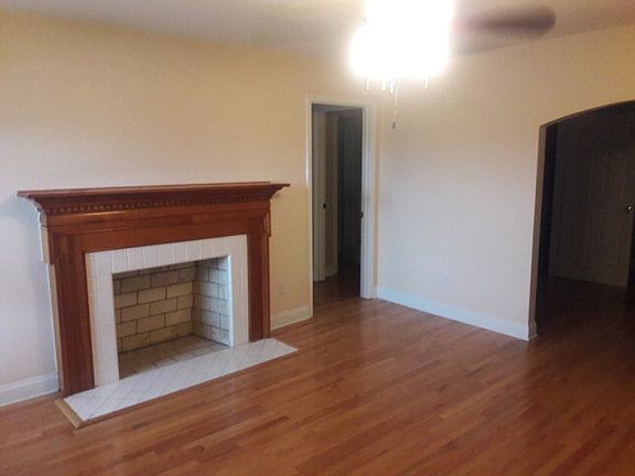 3rd image of 1335 Blount Ave