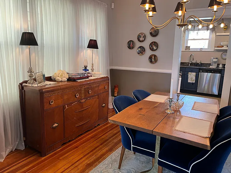 4513 Newport Ave — Photo 8