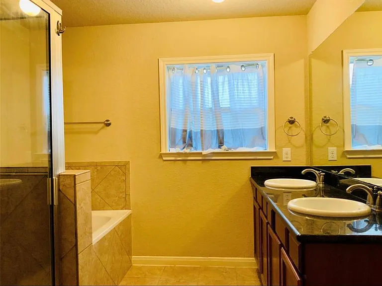 110 Tuna St — Photo 5