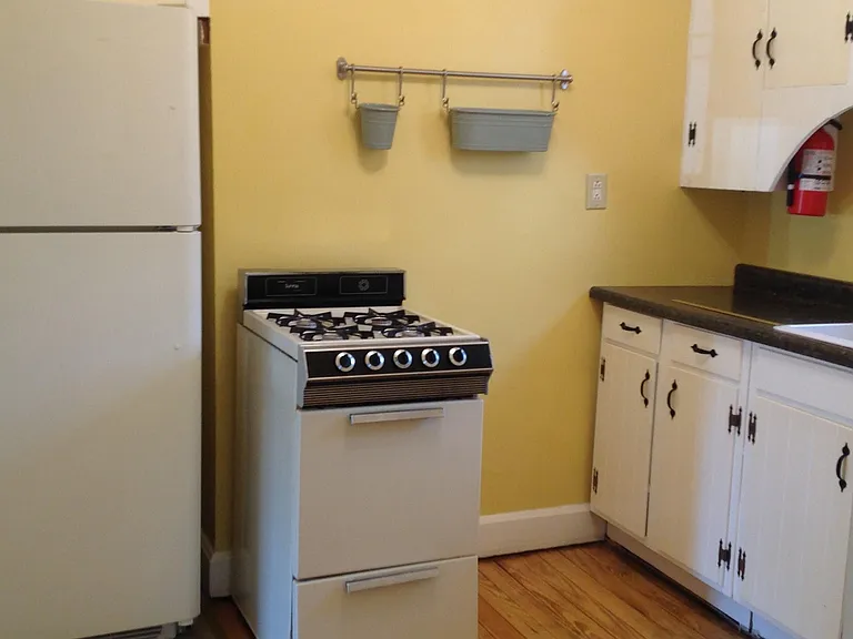 82 W Carpenter St #A — Photo 2