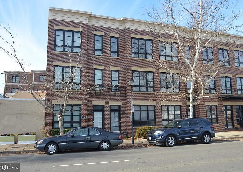 1st image of 708 N Henry St