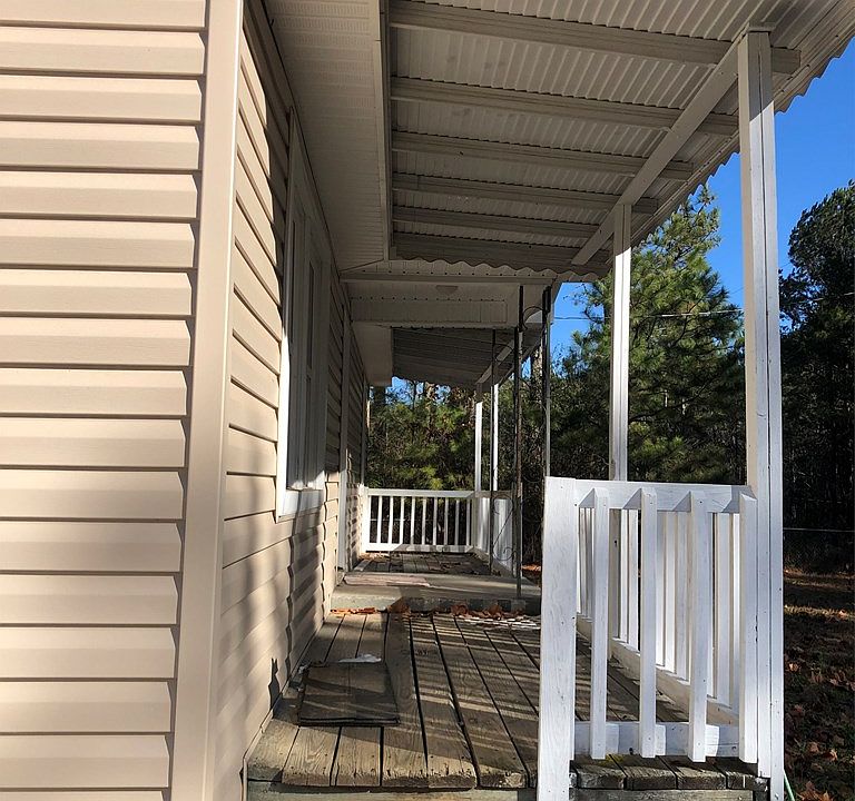 2nd image of 555 Crook Rd