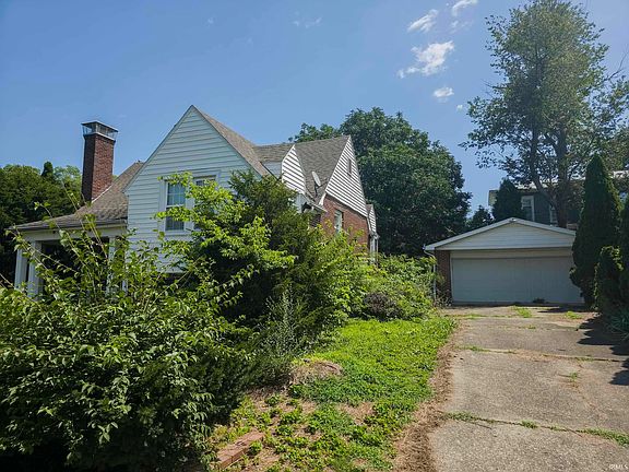 2nd image of 211 N Cherry St