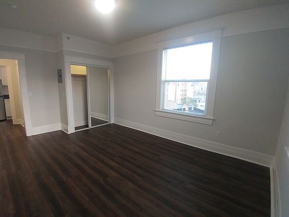 2nd image of 1005 Larkin St APT 404