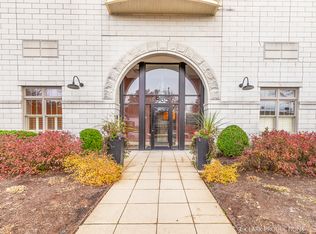 965 Rogers St UNIT 107, Downers Grove, IL 60515