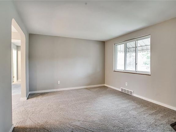 5th image of 106 Marshall Dr