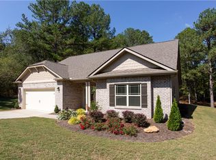 612 Alcovy River Dr, Loganville, GA 30052