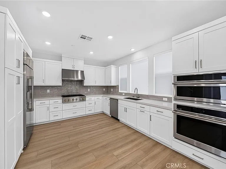1041 Citrus Ave — Photo 13