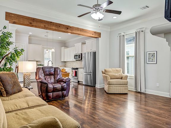 5th image of 119 Harvey Cay Ln