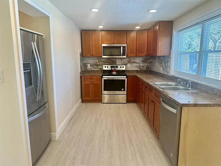 12741 Poppy St — Photo 5