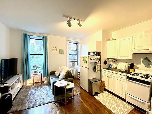 1st image of 243 E 39th St APT 3B