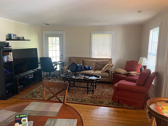 3rd image of 638 Wedgewood Ave
