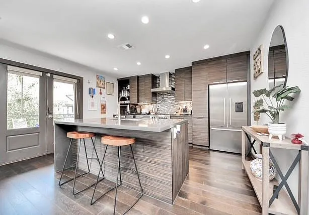 1410 Hyde Park Blvd #203 — Photo 15