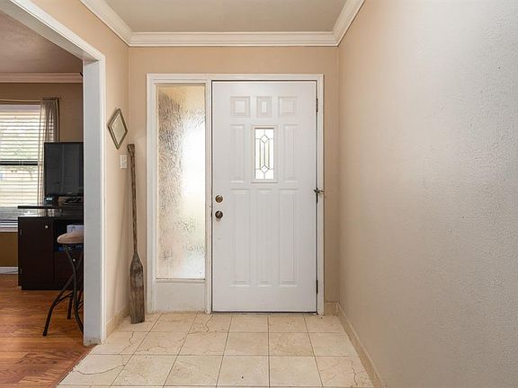 5th image of 1001 Pecan Dr