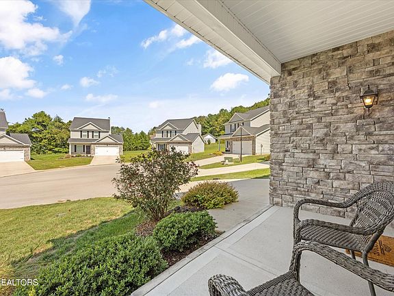 3rd image of 6709 Padgette Hill Ln