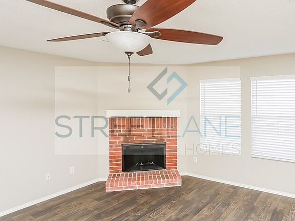3rd image of 1520 Glenwick Dr