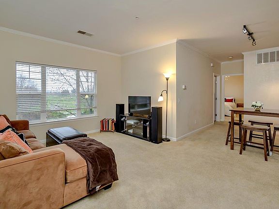 2nd image of 1818 Moore Blvd APT 226