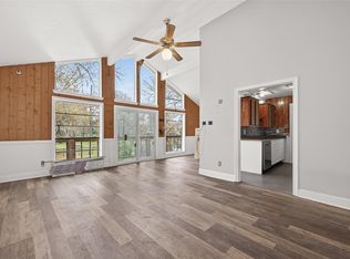 710 Pony Ln, Wallis, TX 77485