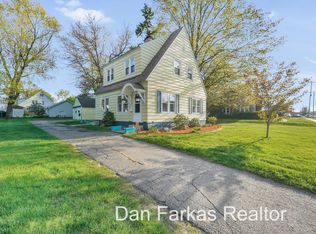 62 Colrain St SW, Wyoming, MI 49548