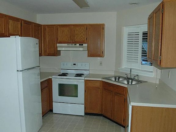 2nd image of 106 Gentlebrook Rd