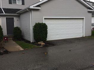 1422 Bear Creek Ln, Erie, PA 16509