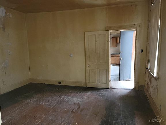 4th image of 1804 Baltimore Ave