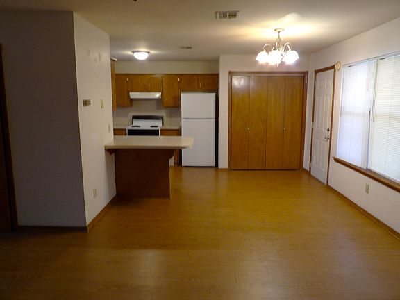 3rd image of 1204 NW Columbia Ave