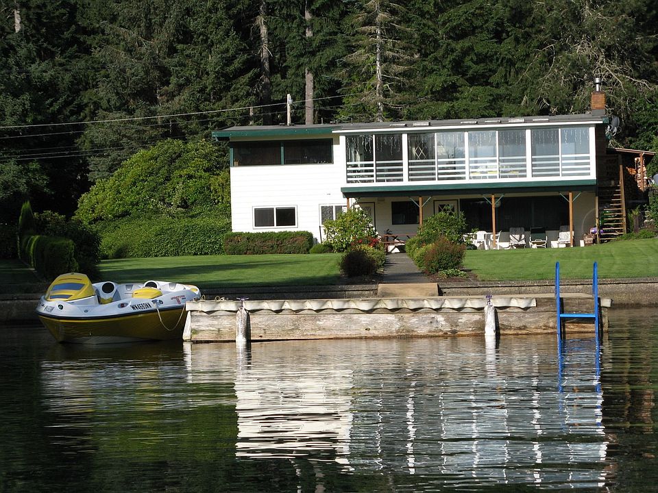 1st image of 650 E Island Lake Dr