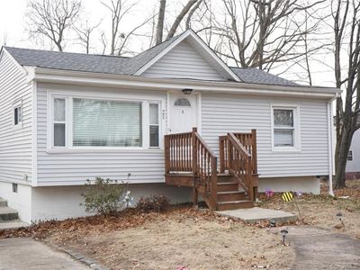 28 Stevens Ave, West Haven, CT, 06516